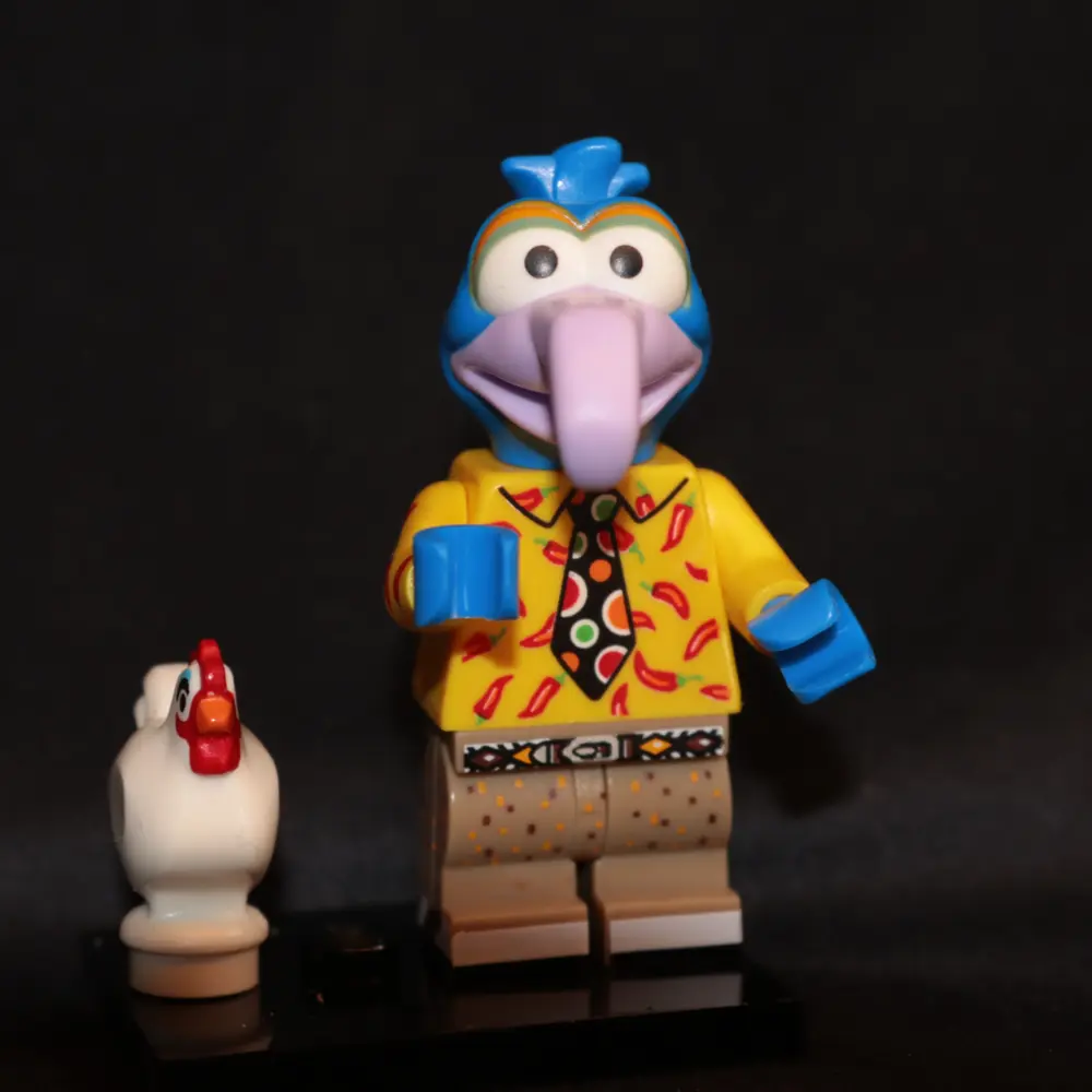Photo of a Lego&trade; minifig of Gonzo and Camilla the chicken